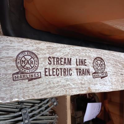 MARX STREAM LINE STEAM TYPE ELECTRIC TRAIN WITH EXTRAS