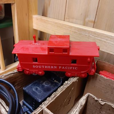MARX STREAM LINE STEAM TYPE ELECTRIC TRAIN WITH EXTRAS