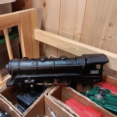 MARX STREAM LINE STEAM TYPE ELECTRIC TRAIN WITH EXTRAS