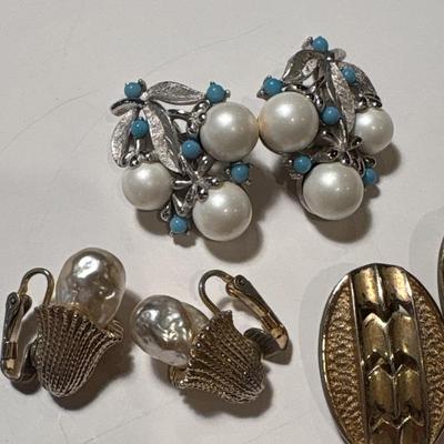 Vintage Sarah Coventry earrings