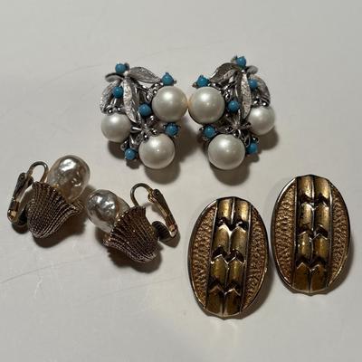 Vintage Sarah Coventry earrings