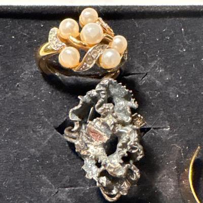 Cocktail rings
