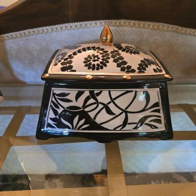 Trinket box