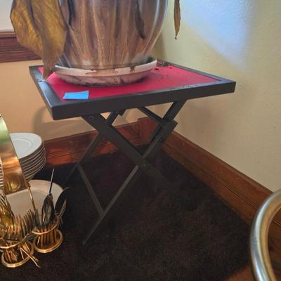 Folding table