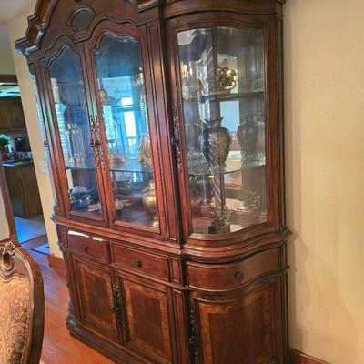 Curio cabinet/China Hutch