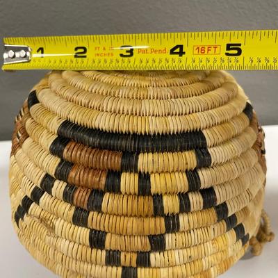 Sale Photo Thumbnail #55: Collectible Native items