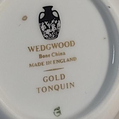 Wedgwood Gold Tonquin Bone China Vase- Approx 5 3/4" Tall