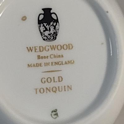 Wedgwood Gold Tonquin Bone China Vase- Approx 5 3/4" Tall