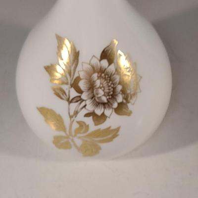 Wedgwood Gold Tonquin Bone China Vase- Approx 5 3/4" Tall