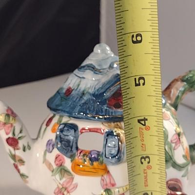 Ceramic Teapot Design Candle Holder