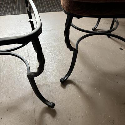 Lot 500: Dinette Set Ready to be Refurbished