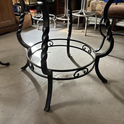 Lot 500: Dinette Set Ready to be Refurbished