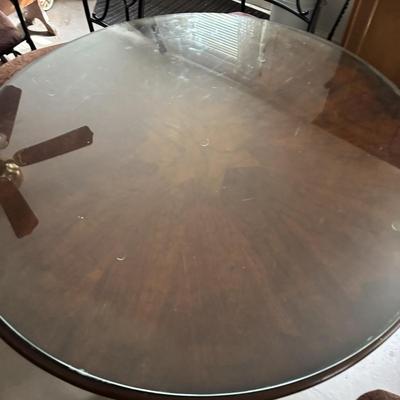 Lot 500: Dinette Set Ready to be Refurbished