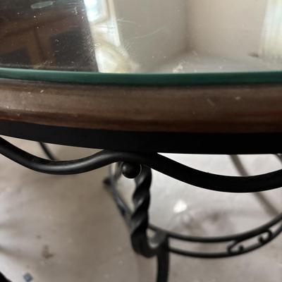 Lot 500: Dinette Set Ready to be Refurbished
