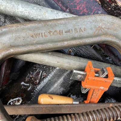 Lot 501: Clamps