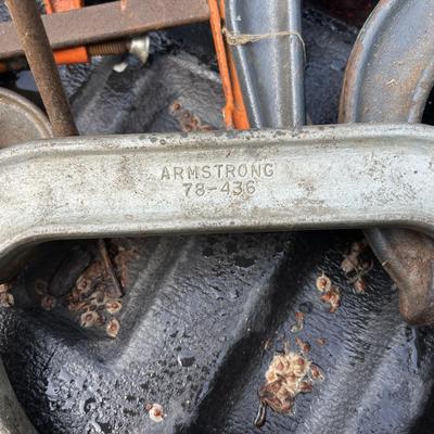 Lot 501: Clamps