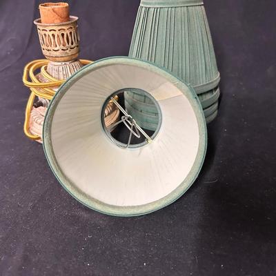 Small desk lamp + 4 clip on shades