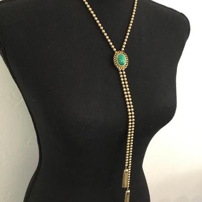 Vintage Delizza & Elster for Avon green cabochon Gold tone lariat slider necklace