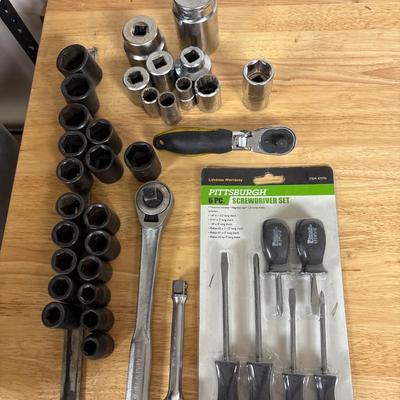 Air wrench Chrome Vanadium sockets, screwdrivers & more