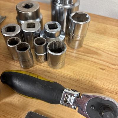 Air wrench Chrome Vanadium sockets, screwdrivers & more