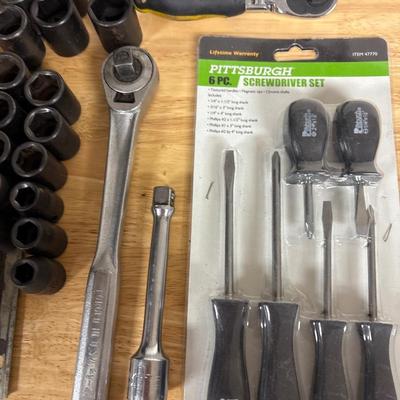 Air wrench Chrome Vanadium sockets, screwdrivers & more