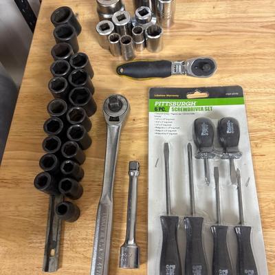 Air wrench Chrome Vanadium sockets, screwdrivers & more