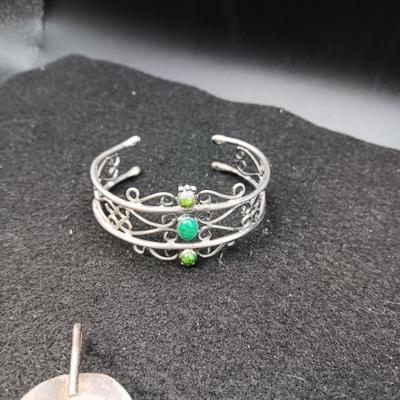 STERLING SILVER BRACELET AND PENDANT WITH STONES