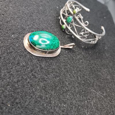 STERLING SILVER BRACELET AND PENDANT WITH STONES