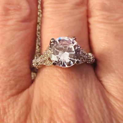 Beautiful Silver Solitaire Stone