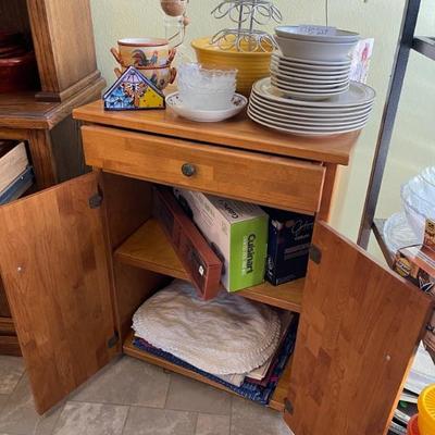Kitchen cabinet piece 