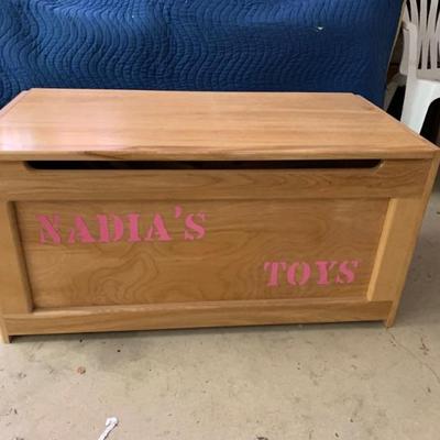 Toy box 