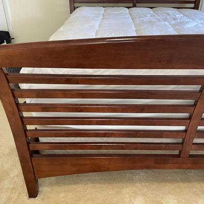 Queens Size Bed