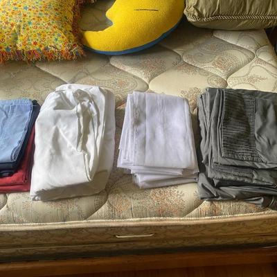 Sale Photo Thumbnail #475: Sheets, pillow cases, pillows, comforters