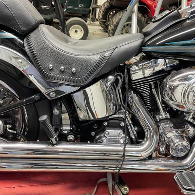 Sale Photo Thumbnail #552: Mileage: 17,891

Details:

Chrome Lower Front End
Lowered
Willy Shiny Turbine Wheels
Windshield
True Duels Exhaust
HD Grip
Floor Boards
Switch Covers
Shifter and Brake Pedals
Saddle Bags 
Bike Lift 

Clean, one owner. In beautiful condition. Very well mai
