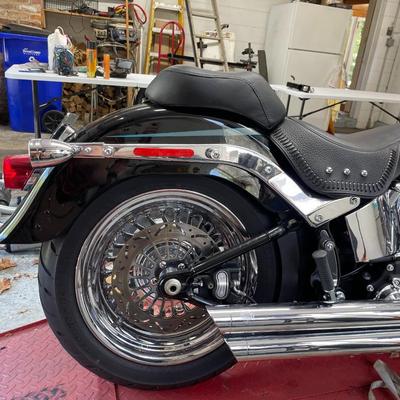 Sale Photo Thumbnail #545: Mileage: 17,891

Details:

Chrome Lower Front End
Lowered
Willy Shiny Turbine Wheels
Windshield
True Duels Exhaust
HD Grip
Floor Boards
Switch Covers
Shifter and Brake Pedals
Saddle Bags 
Bike Lift 

Clean, one owner. In beautiful condition. Very well mai