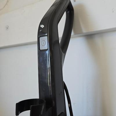 Hoover Wind Tunnel upright vacuum cleaner