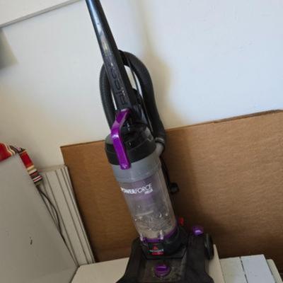 Bissell PowerForce Helix Upright Vacuum – Bagless