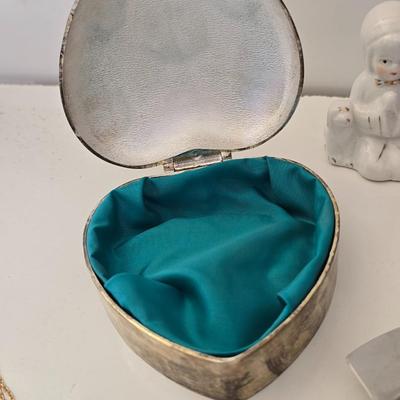 Vintage Religious & Decorative Trinkets – Catholic Icons, Trinket Boxes, Jewelry & More
