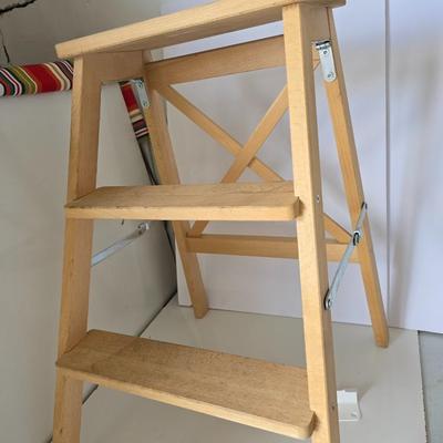 Wooden Folding Step Stool – 2-Step A-Frame Ladder with wall mount hanging storage