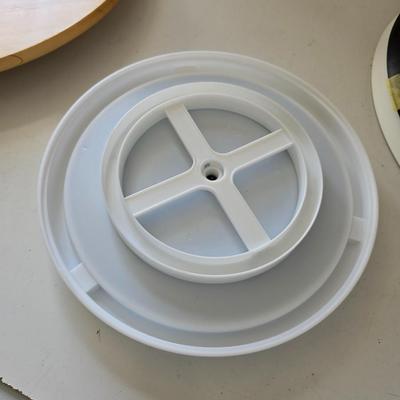 Baking & Kitchen Essentials Lot – Pyrex, Glassware, Cooling Rack, Turntables / Lazy susans