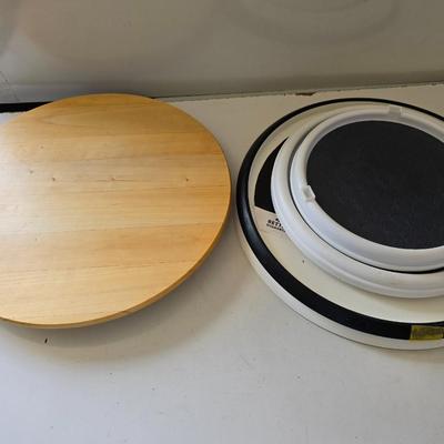 Baking & Kitchen Essentials Lot – Pyrex, Glassware, Cooling Rack, Turntables / Lazy susans