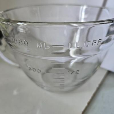 Baking & Kitchen Essentials Lot – Pyrex, Glassware, Cooling Rack, Turntables / Lazy susans