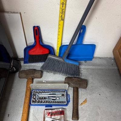 Vtg mallets, socket set, more