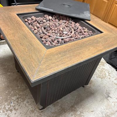 Gas fire pit