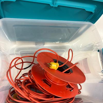 Tote with ext. reel & cord and 4 moving blankets