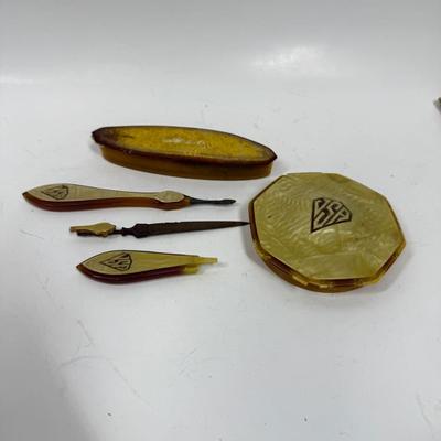 Vintage lot of Grooming Tools - shoe brush, face brush, nail buff, comb, shoe horn wood and early plastics