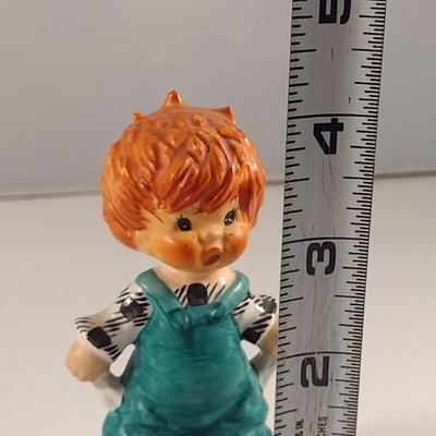 Vintage Goebel 'Plenty of Nothing' Figurine- Approx 4" Tall