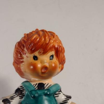 Vintage Goebel 'Plenty of Nothing' Figurine- Approx 4" Tall