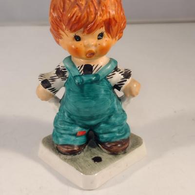 Vintage Goebel 'Plenty of Nothing' Figurine- Approx 4" Tall