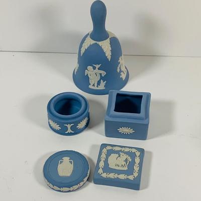 LOT 26: Collection of Smaller Wedgewood Pieces in Assorted Colors